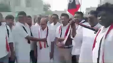 பவானி: தேவபுரம் பகுதியில் இருந்து நகராட்சிக்குட்பட்ட 27 வார்டுகளிலும் எம்ஜிஆர் பிறந்த நாள் விழா முன்னாள் அமைச்சர் தலைமையில் கொண்டாடப்பட்டது