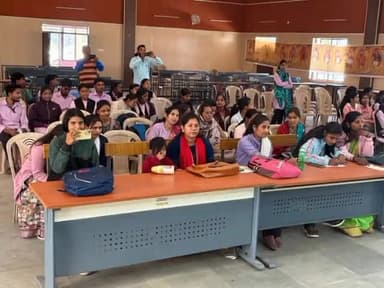 बैहर: ग्रामोदय से अभ्युदय अभियान के तहत डॉ. सुधन्वा सिंह नेताम शासकीय महाविद्यालय, मलाजखंड में कार्यक्रम आयोजित