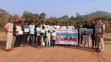 తాడ్వాయి: రోడ్డు భద్రత మాసోత్సవాలలో భాగంగా విద్యార్థులతో భారీ ర్యాలీ, యువత రహదారి భద్రతపై పూర్తి అవగాహన కలిగి ఉండాలి : మధుకర్