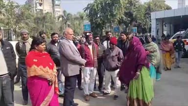 धनबाद/केंदुआडीह: धनबाद: एशियन जालान अस्पताल में गर्भवती महिला किरण देवी की मौत, परिजनों का हंगामा