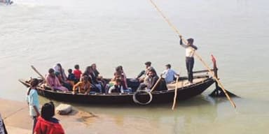 हुसैनाबाद: नौकायन बना मेले की जान, दंगवार सूर्य मंदिर मेला चौथे दिन भी गुलजार रहा