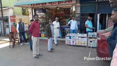 परसिया: अतिक्रमण हटाने हेतु प्रशासन ने सड़क पर 35 फुट की मार्किंग की, विधायक और नपाध्यक्ष से व्यापारियों ने की मुलाकात, राहत का मिला आश्वासन