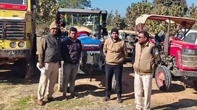 बरही: बरही पुलिस ने रेत का अवैध परिवहन करते एक ट्रैक्टर पकड़ा, लूटी वाहवाही