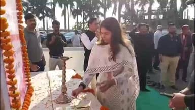 দেৰগাঁও: আজি শিল্পী দিৱস,দেৰগাঁৱত মাৰৱাড়ী যুৱ মঞ্চৰ উদ্যোগত উদযাপন শিল্পী দিৱস,উপস্থিত ৰূপকোঁৱৰৰ কন্যা জয়শ্ৰী চলিহা