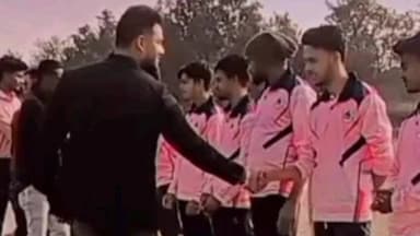 कलियासोल: पाथरकुंआ ग्राम पंचायत में पीपीएल क्रिकेट टूर्नामेंट का उद्घाटन, खिलाड़ियों से परिचय प्राप्त किया गया