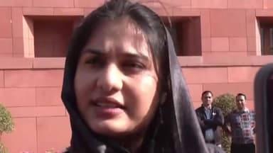 कैराना: कैराना सांसद इकरा हसन पर आरोप और मुस्लिम समाज पर टिप्पणी के विरोध में अधिवक्ता ने की शिकायत