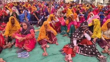 धोलेटा में सांस्कृतिक गायन कार्यक्रम में सुनाई गई धार्मिक पौराणिक कथाओं के आधार पर पद रचनाएं