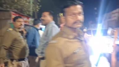 अकोला: अकोला शहरातील गुलजारपुरा-गोशिया चौकात शिल्लक कारणावरून किरकोळ वाद पोलिसांनी मिटवला