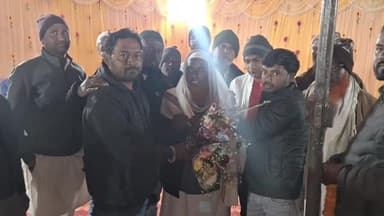 मांडर: मांडर बाजारटांड़ मस्जिद के इमाम मौलाना मनावर उमरा के लिए रवाना