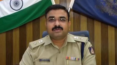 ತಾಳಿಕೋಟಿ: ಪಟ್ಟಣದ ಬಸ್ ನಿಲ್ದಾಣದ ಬಳಿ ಓಸಿ ಬರೆದುಕೊಳ್ಳುವಾಗ ಪೊಲೀಸರ ದಾಳಿ : ನಗರದಲ್ಲಿ ಎಸ್ ಪಿ ಲಕ್ಷ್ಮಣ ನಿಂಬರಗಿ