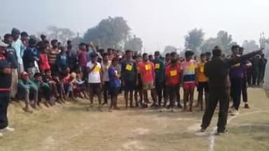 रिविलगंज: रिवील गंज खेल महोत्सव 2026 के चौथे दिन महिला-पुरुष वर्ग की दौड़ प्रतियोगिता संपन्न