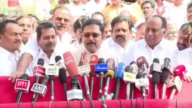 எழும்பூர்: அமமுக யாருடன் கூட்டணி - உரிய நேரத்தில் உரியவர்கள் அறிவிப்பார்கள் - எம்ஜிஆர் சிலை அருகில் சஸ்பென்ஸ் வைத்துப் பேசிய டிடிவி தினகரன்