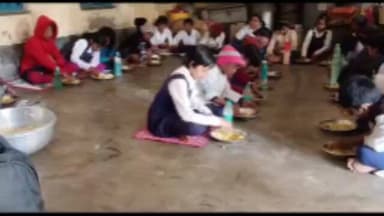 ফলতা: হরিশপুর অবৈতনিক প্রাথমিক বিদ্যালয় এর পক্ষ থেকে মিড ডে মিলে অতিরিক্ত পুষ্টিকর খাবার