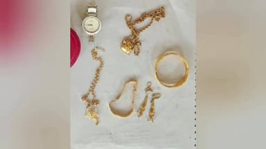 பெரம்பூர்: ரயிலில் தவறவிட்ட 8 லட்சம் மதிப்புள்ள தங்க நகைகள் - ஒரு மணி நேரத்தில் உரியவர்களிடம் ஒப்படைத்த ரயில்வே போலீசார்