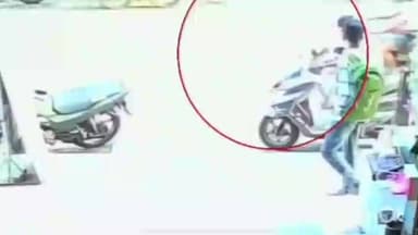 अंबरनाथ: भर दिवसा दुकानासमोरून दुचाकी चोरी, चोरीची घटना सीसीटीव्ही कॅमेरात कैद