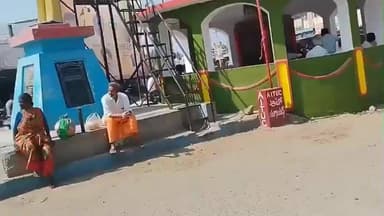 పత్తికొండ: పత్తికొండలో అధ్వానంగా మారిన రోడ్డు అధికారులు మరమ్మతులు చేయించాలంటూ కోరిన ప్రజలు