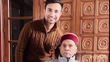 भोरंज: प्रो. प्रेम कुमार धूमल ने कैप्टन बने डॉ. अक्षित राणा को दिया आशीर्वाद, हमीरपुर के लिए गर्व का क्षण