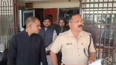 ସମ୍ବଲପୁର ମ୍ୟୁନିସିପାଲଟି: ଧନୁପାଲି ଥାନା ପୋଲିସ ଦ୍ୱାରା ସିଟି ଷ୍ଟେସନ ଗେଟ ନିକଟରୁ 37 କେଜି 300 ଗ୍ରାମ ଗଞ୍ଜେଇ ଜବତ, 5 ଗିରଫ