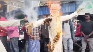 জয়নগর ২: SIRএর নামে বৈধ ভোটারদের অবৈধ করার ঘৃণ্য চক্রান্তের বিরুদ্ধে প্রতিবাদ এর আগুন জ্বলে উঠলো