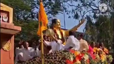 కదిరి పట్టణంలో ఎన్టీఆర్ వర్ధంతి సందర్భంగా ఆయన విగ్రహానికి పూలమాలవేసి నివాళులర్పించిన ఎమ్మెల్యే కందికుంట వెంకటప్రసాద్.