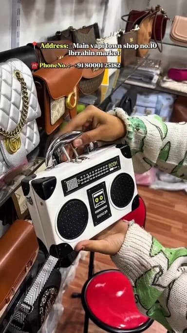 Luxury Bags in affordable Prize only at House_of_baags📍
Come here for varieties of fancy bags,wedding bags,Party bags,Of...