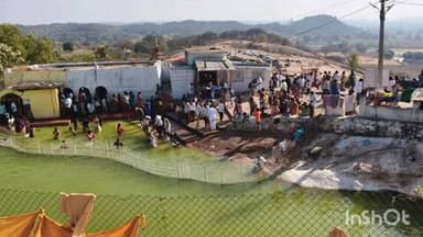 వికారాబాద్: అమావాస్య సందర్భంగా పాముబండ శ్రీ రామలింగేశ్వర స్వామి దేవాలయంలో దర్శనానికి పోటెత్తిన భక్తులు