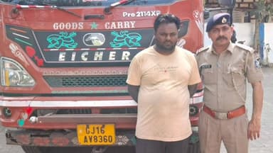 વાપી: ૧૨ કલાકમાં XUV 500 કાર તથા આઇસર ટેમ્પો માંથી ૧૪,૩૮,૯૯૨ની કિંમતનો વિદેશી દારૂનો જથ્થો પકડી પાડતી ટાઉન પોલીસ