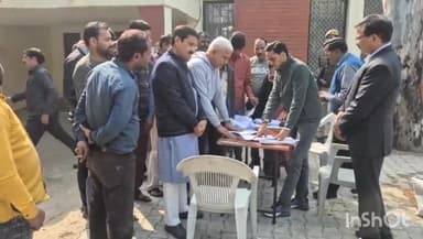 उरई: जिलाधिकारी राजेश कुमार पांडे ने मतदान बूथ स्थल का निरीक्षण किया, बीएलओ अधिकारियों को दिए निर्देश