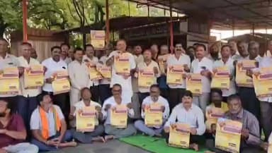 ಮೂಡಲಗಿ: ಮೂಡಲಗಿ ಪಟ್ಟಣದಲ್ಲಿ ಬೃಹತ್ ಹಿಂದೂ ಸಮಾವೇಶ ಪಟ್ಟಣದಲ್ಲಿ ಶ್ರೀ ದತ್ತಾತ್ರಯಬೋಧ ಸ್ವಾಮೀಜಿ