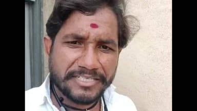 गंगाखेड: गंगाखेड येथे नायलॉन मांजामुळे पोपटाने गमावले दोन्ही पाय : प्राणी मित्र राजे यांनी वाचविले पोपटाचे प्राण