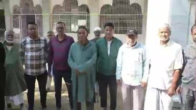 উত্তৰ লক্ষীমপুৰ: খুটাকটীয়াত অদ্ভুত কাণ্ড ,আজান পীৰ চাহেবৰ পৰিয়ালৰ সদস্যলৈ আহিল সন্ধেহযুক্ত নাগৰিকৰ অভিযোগ পত্ৰ