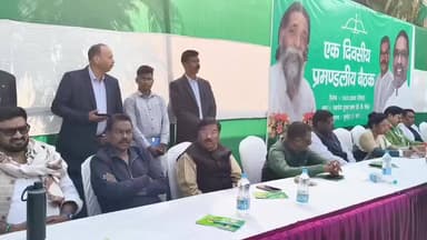 दुमका: झारखंड दिवस की सफलता को लेकर दुमका ऑफिसर्स क्लब में झामुमो की प्रमंडल स्तरीय बैठक आयोजित