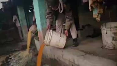 सिमरी बख्तियारपुर: रसलपुर गांव में पुलिस ने 50 लीटर देशी शराब और 200 लीटर कच्चा जावा किया नष्ट