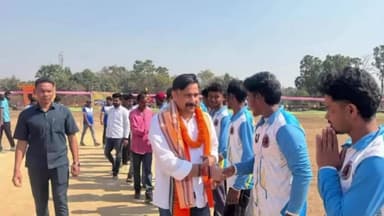 ସୋହେଲା: ନଅଗାଁ ରେ ଚାଲିଥିବା ବାବଲୁ ମେମୋରିଆଲ କ୍ରିକେଟ ଟୁର୍ନାମେଣ୍ଟ ରେ ଆଜି ଅତିଥି ଭାବେ ଯୋଗଦେଲେ ଭଟଲି ବିଧାୟକ ଇରାଶିଷ ଆଚାର୍ଯ୍ୟ