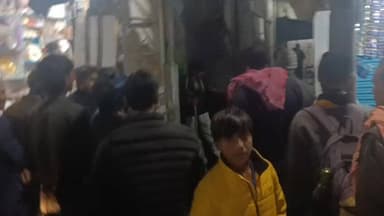 #चंन्दौली: गल्ला मंडी में नशे मे धुत महिला पुरुष का हंगामा, महिला ने पुरुष को पीटा वीडियो सोशल मीडिया पर हुआ वायरल
मुगल...