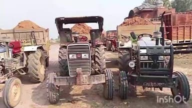 बाड़ी: पुलिस ने मिट्टी भरे 4 ट्रैक्टर ट्रॉली पकड़े, चालक फरार