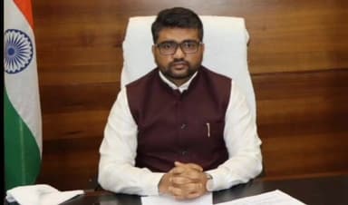 గుంటూరు: ప్రజా సమస్యల సత్వర పరిష్కారం కోసం ప్రజా ఫిర్యాదుల పరిష్కార వేదిక..కమిషనర్ కె.మయూర్ అశోక్