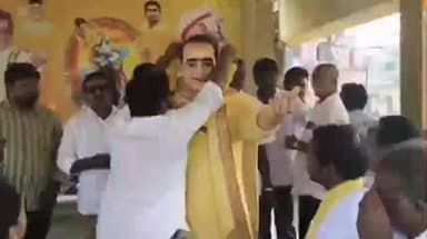 పెదపూడిలో NTRకు ఘన నివాళి అర్పించిన టిడిపి శ్రేణులు