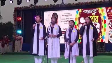 গঙ্গারামপুর: রবিবার সন্ধ্যায় জমজমাট গঙ্গারামপুর পৌর উৎসবের দ্বিতীয় দিন