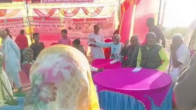 धुरकी: खुटिया पंचायत में स्वास्थ्य शिविर का आयोजन, 150 जरूरतमंदों को कंबल बांटे गए