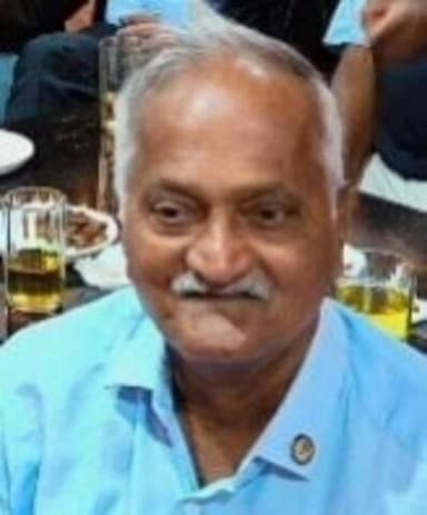 ಮಡಿಕೇರಿ: ನಗರದಲ್ಲಿ ಸಮಾಜ ಸೇವಕ ಬಾಬು ಚಂದ್ರ ಉಳ್ಳಾಗಡ್ಡಿ ಅವರ ಅಂತಿಮ ದರ್ಶನ ಪಡೆದ ಶಾಸಕ ಪೊನ್ನಣ್ಣ