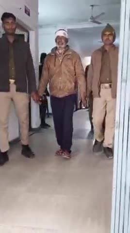 सिराथू: मुराईन का पुरवा से नाबालिग से दुष्कर्म करने वाले करेला नाम के व्यक्ति को किया गया गिरफ्तार