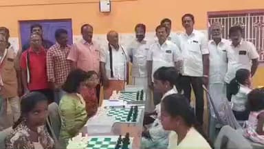 திருப்பூர் தெற்கு: கொளத்துபாளையத்தில் எம்ஜிஆர் பிறந்த நாளை முன்னிட்டு அதிமுக சார்பில் சதுரங்க போட்டிகள் நடத்தப்பட்டது