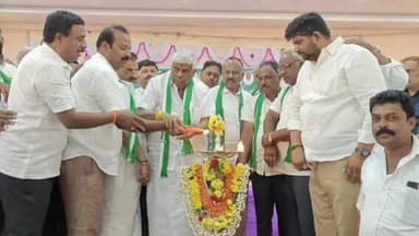 ಅರಸೀಕೆರೆ: ನಗರದಲ್ಲಿ ನಡೆದ ಜೆಡಿಎಸ್ ಕಾರ್ಯಕರ್ತರ ಸಭೆಯಲ್ಲಿ ಶಾಸಕ ಶಿವಲಿಂಗೇಗೌಡ ವಿರುದ್ಧ ಮಾಜಿ ಸಚಿವ ಹೆಚ್ ಡಿ ರೇವಣ್ಣ ಆಕ್ರೋಶ