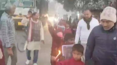बेलागंज: पटना छात्रा मौत मामला: बेलागंज बाजार में कैंडल मार्च, दोषियों को फांसी की मांग
