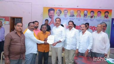 అనారోగ్యంతో బాధపడుతూ వైద్యంకై ఆర్థిక స్తోమత లేని రాయికల్ కు చెందిన సామల్ల సంజీవ్ కు 2 లక్షల రూ. ఎల్ఓసిని అందించిన MLA