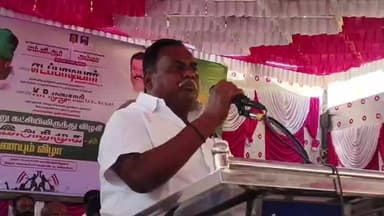 சூளகிரி: அளேசீபத்தில் திமுக உள்ளிட்ட மாற்றுக்கட்சிகளிலிருந்து விலகிய 200க்கும் மேற்ப்பட்டோர் இன்று கே.பி.முனுசாமி முன்னிலையில் அதிமுகவில் இணைந்தனர்