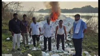 गंगाखेड: झोला पिंपरी येथे महसूल विभागाने अवैध वाळू उपसाचे तीन तराफे जाळून केले नष्ट