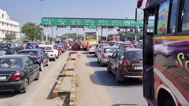 உளுந்தூர்பேட்டை: விடுமுறை முடிந்து சென்னைக்கு படையெடுக்கும் வாகனங்களால் செங்குறிச்சி சுங்கச்சாவடியில் போக்குவரத்து நெரிசல்