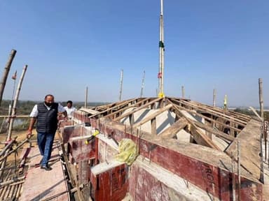 ପାଲଲହଡା: ଧରମପୁର ଗ୍ରାମରେ ହେଉଥିବା ନୂତନ ଶିବ ମନ୍ଦିରର ତଦାରଖ କଲେ ତାଳଚେର ବିଧାୟକ